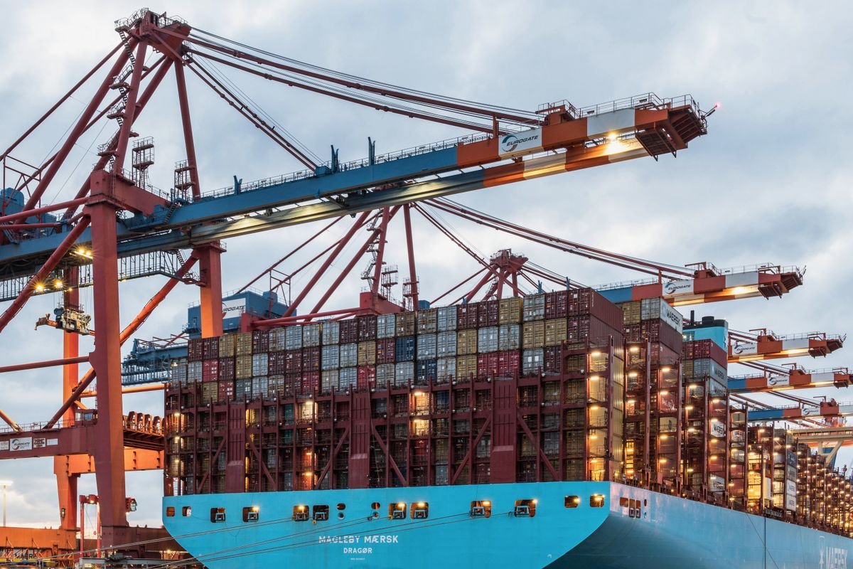 Port cranes over a container ship